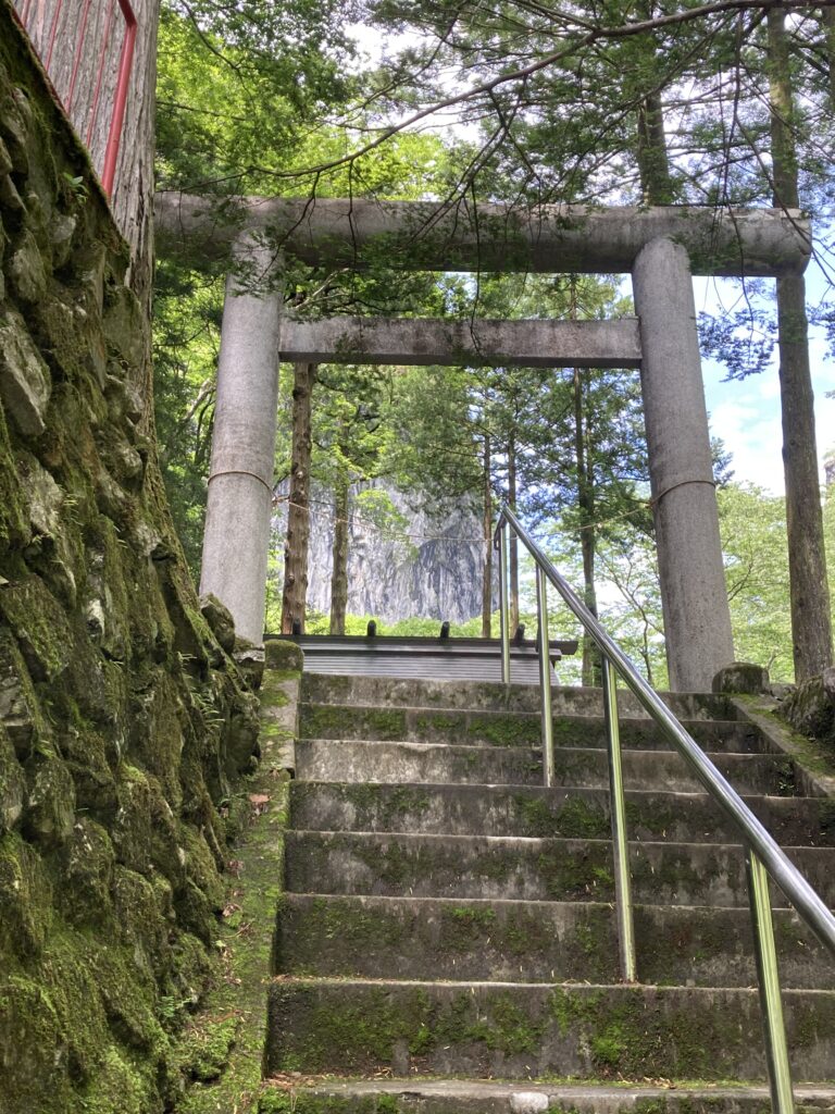 一石山神社